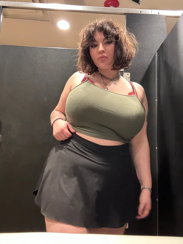 OopsMollie's BabeWiki Profile