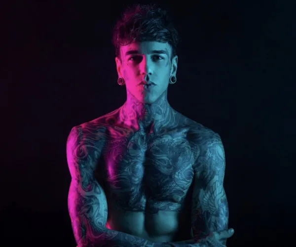Oscar Wylde's BabeWiki Profile