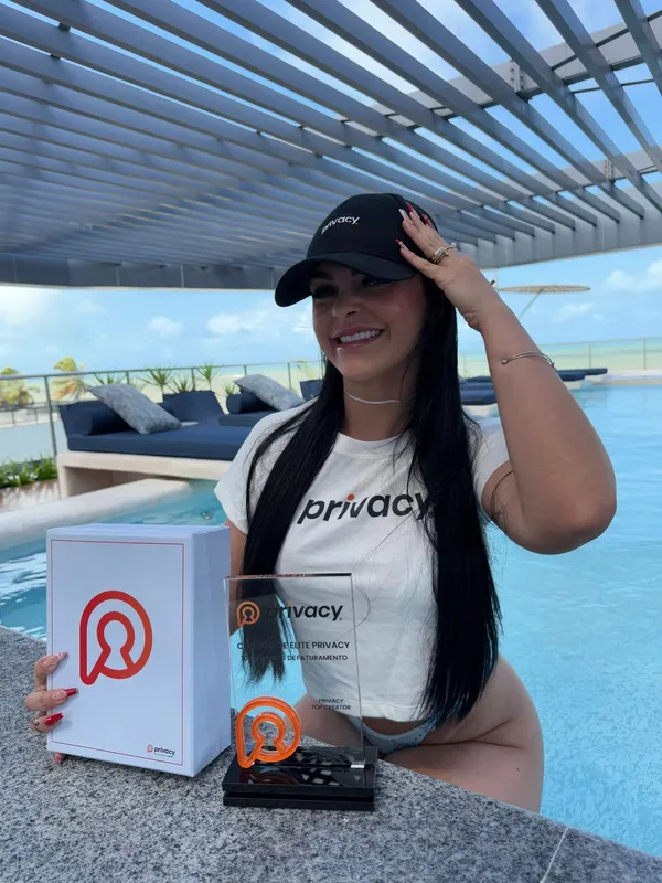 Paolla Hotwife's photo 6