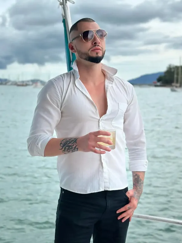 Papa Paradoxxx's BabeWiki Profile