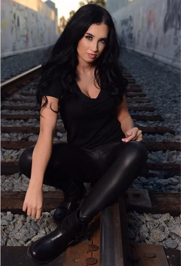 Paris Roxanne's photo 3