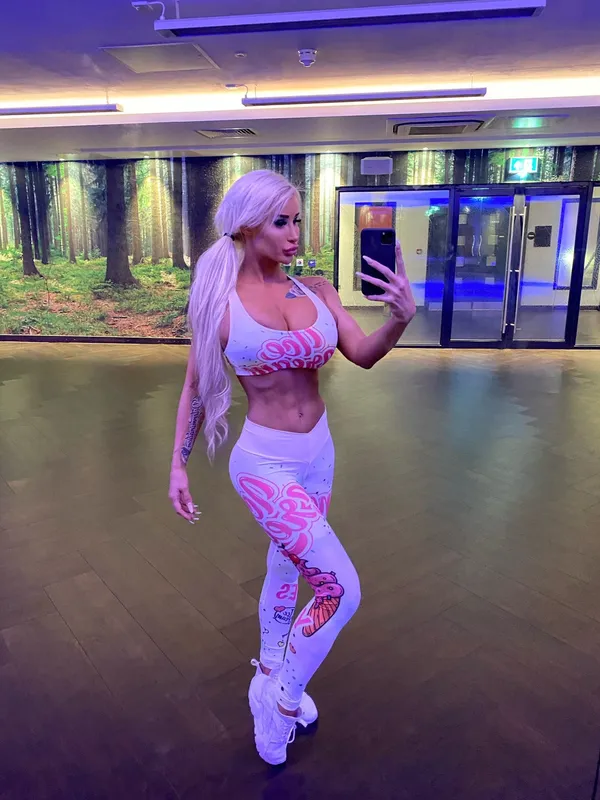 Paulina J. Candy's photo 6