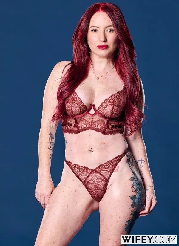 Peach (Bootyandbeast)'s BabeWiki Profile