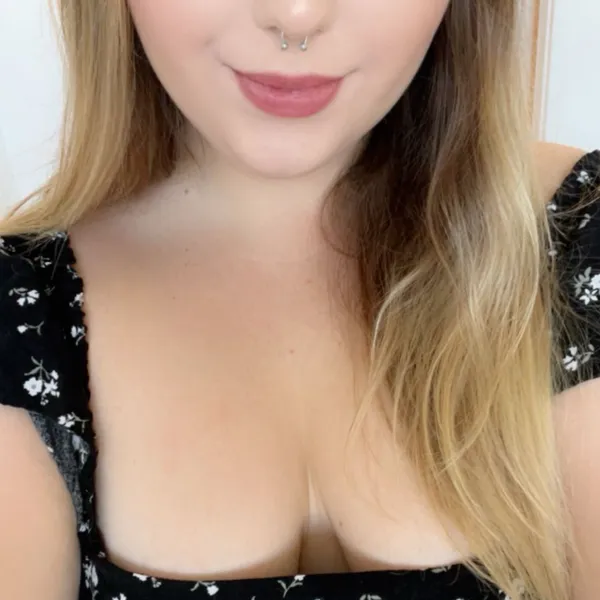 peachnecctar's BabeWiki Profile