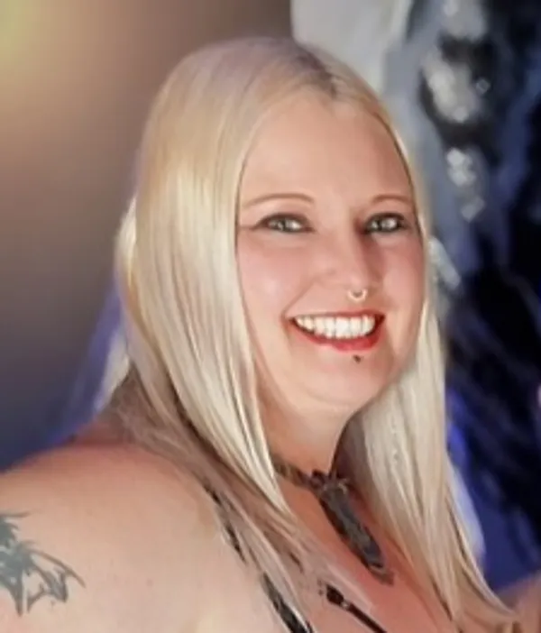 Peggy Devile's photo 6