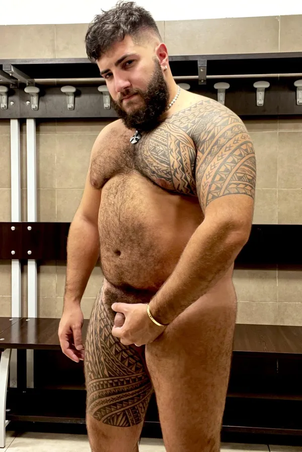 Pepe Manzo's BabeWiki Profile