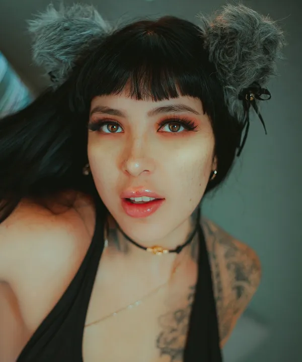 Pequitas SG's BabeWiki Profile