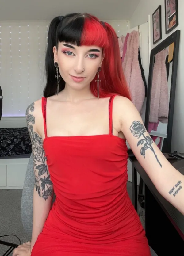 Persephone Pink's photo 6