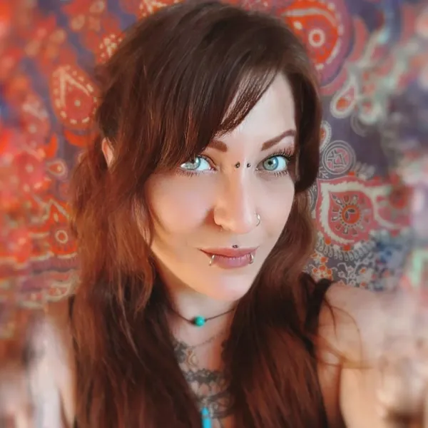 Pixie Nixx's BabeWiki Profile