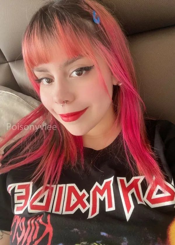 Poison Yvie's photo 3