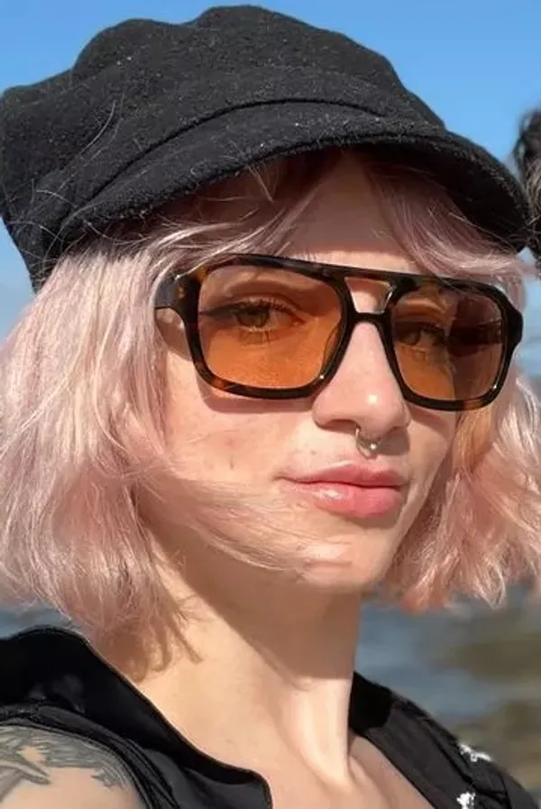 Poppy Scarlett's photo 9