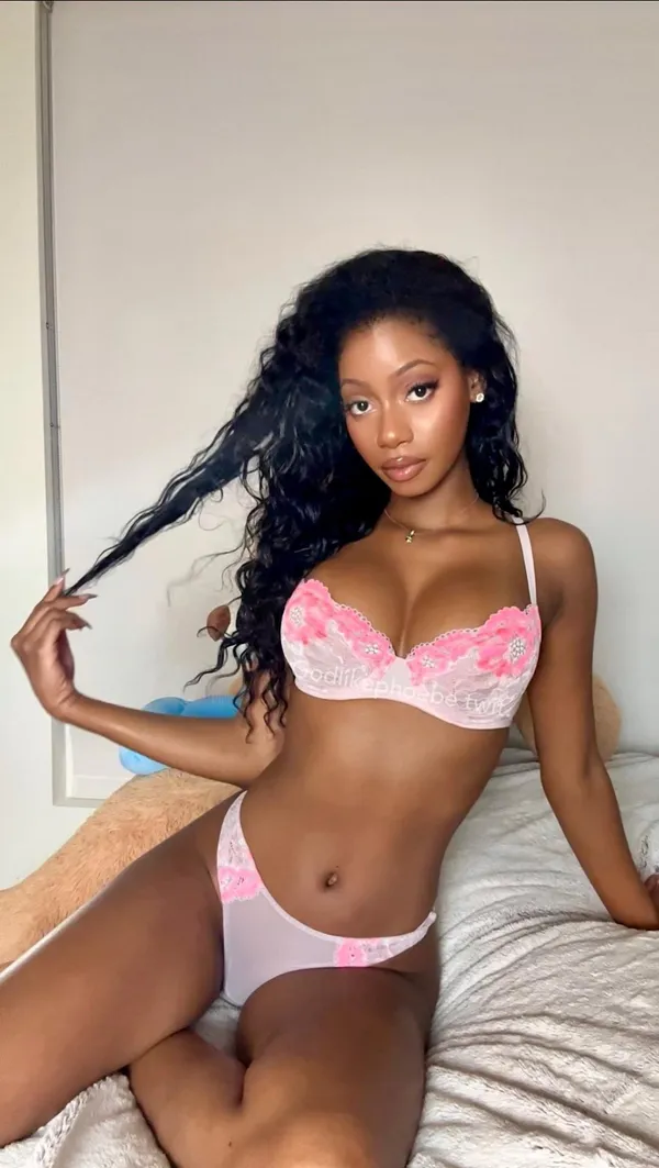 Princess Phoebe's photo 4