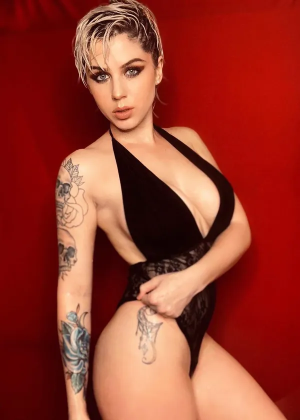 PunkQueenXoXo's BabeWiki Profile