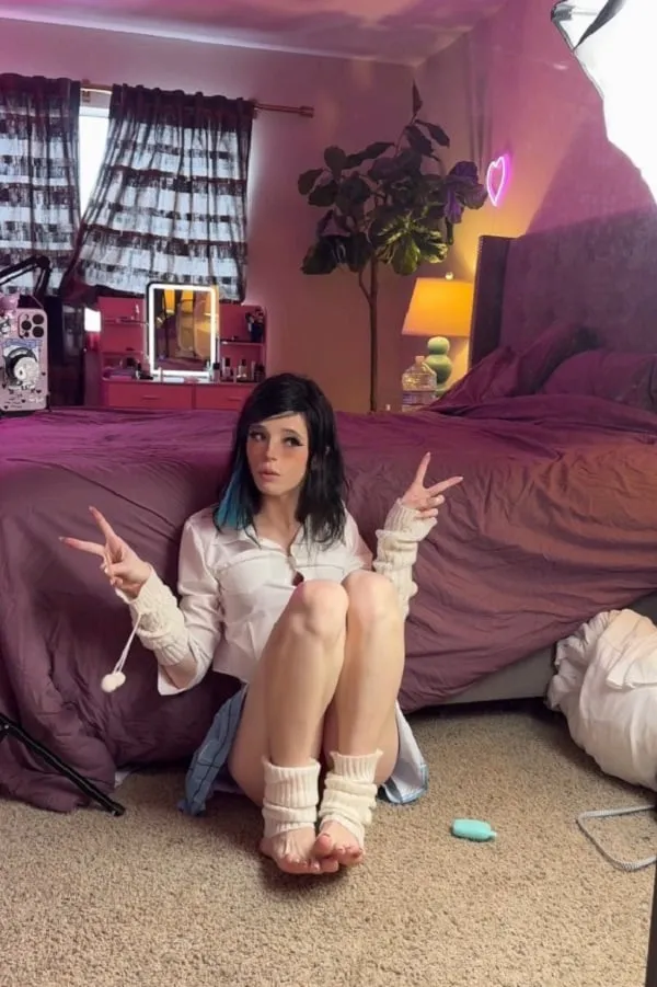 puppygirlXO's photo 4