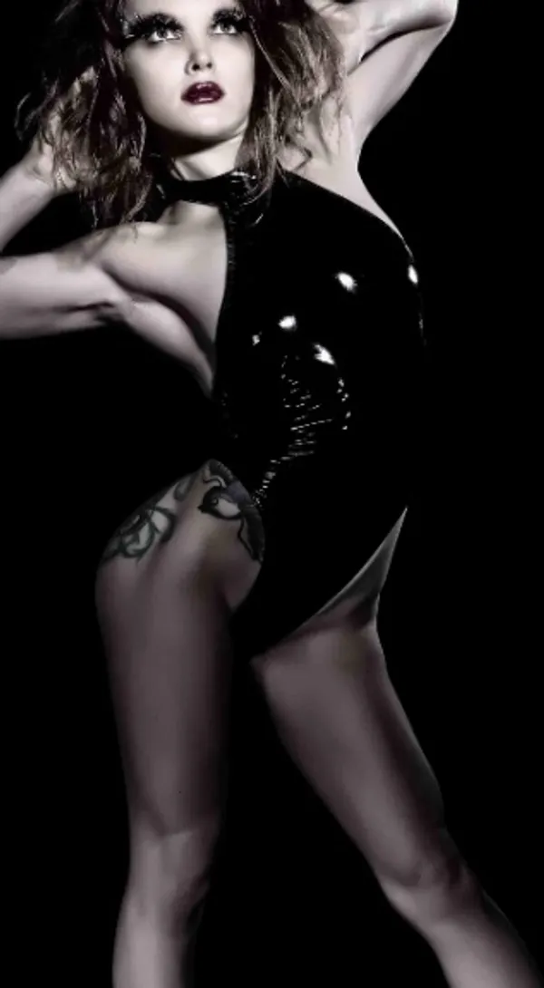 Queen Elastica's photo 8