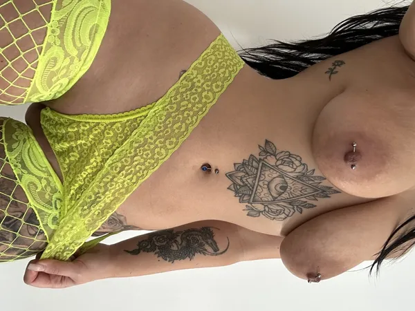 Queenie Gee's photo 7