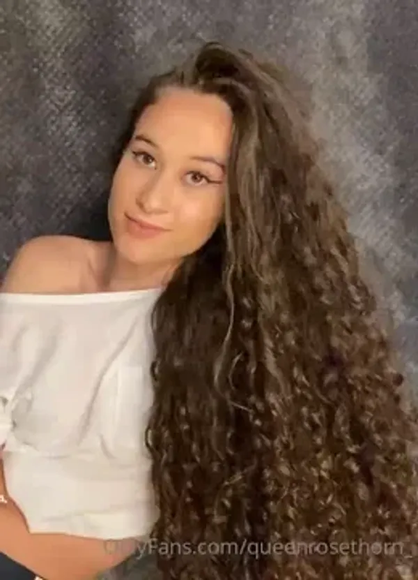 queenrosethorn_'s BabeWiki Profile