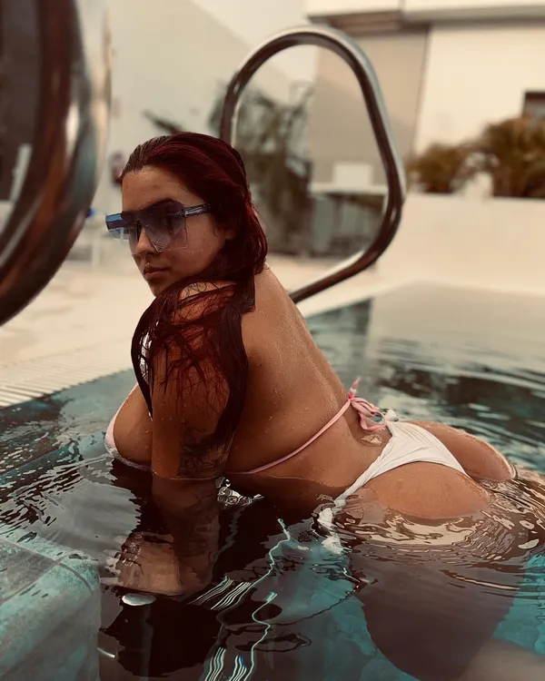 Rachel Galvan's photo 7