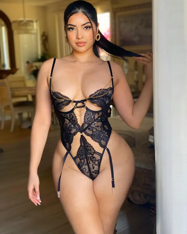 Raelenne Lozano's BabeWiki Profile