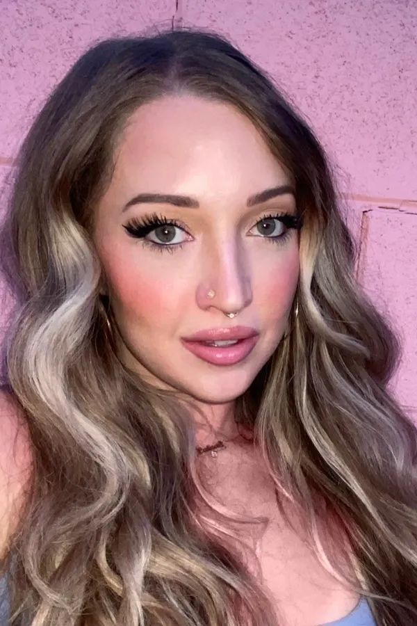 Rainey Dae's photo 6