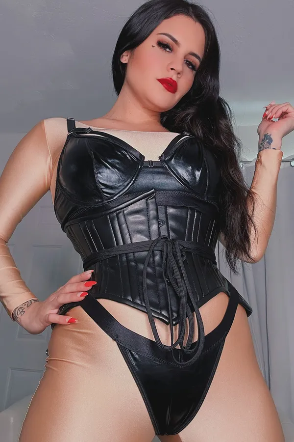 Raquel Roper's photo 8