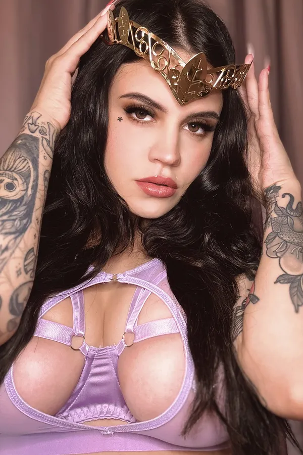 Raquel Roper's photo 9