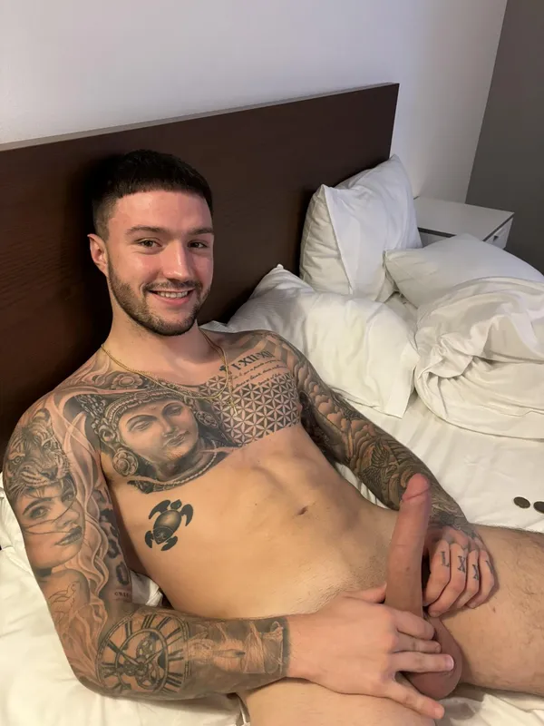 Rauls Bud's BabeWiki Profile