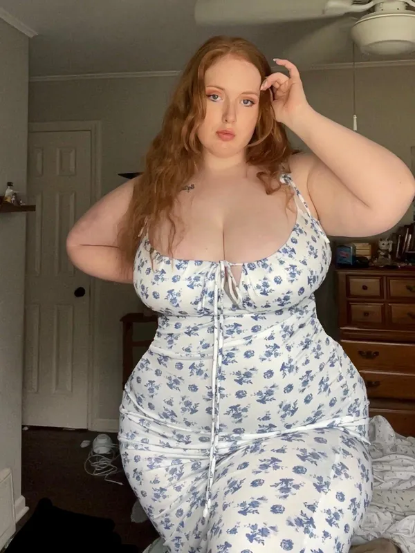 RedheadedHoneyDoll's BabeWiki Profile