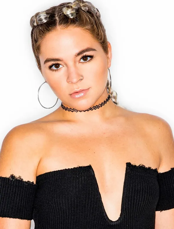 Rharri Rhound's BabeWiki Profile