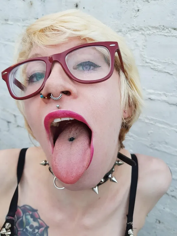 Rosa Rosebud's BabeWiki Profile