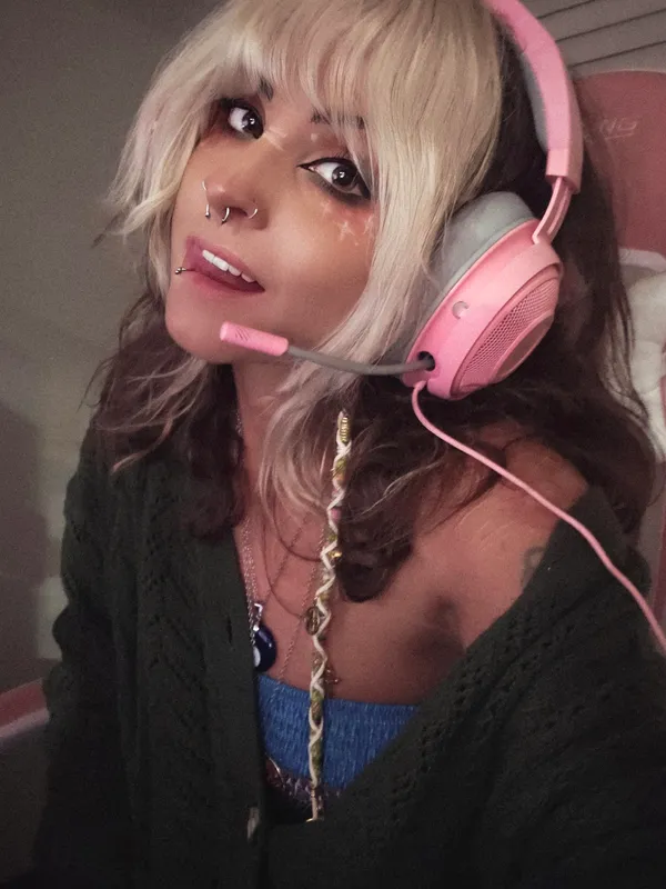 Rose Noir's BabeWiki Profile