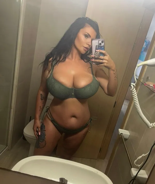 Rosie Amber Owen's photo 7