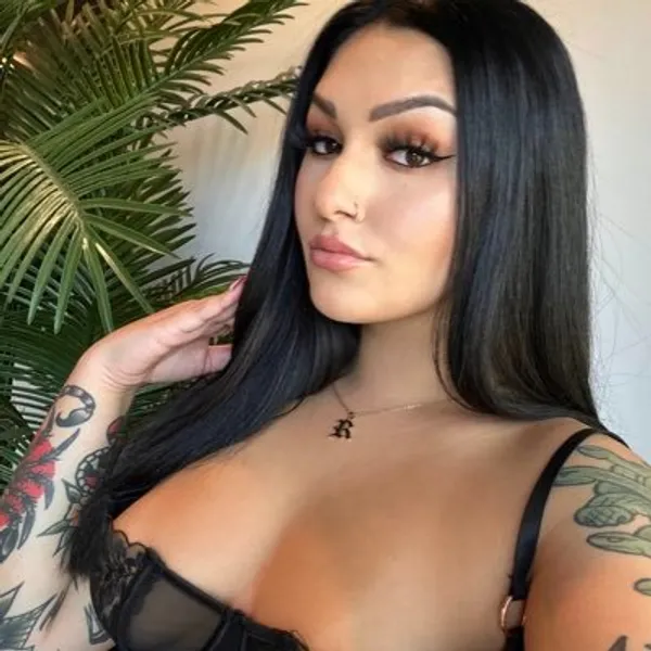 Roxanne Roselle's BabeWiki Profile