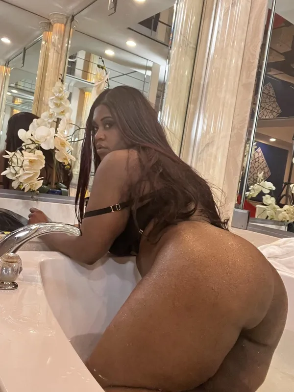 Roxi The Succubus's photo 3