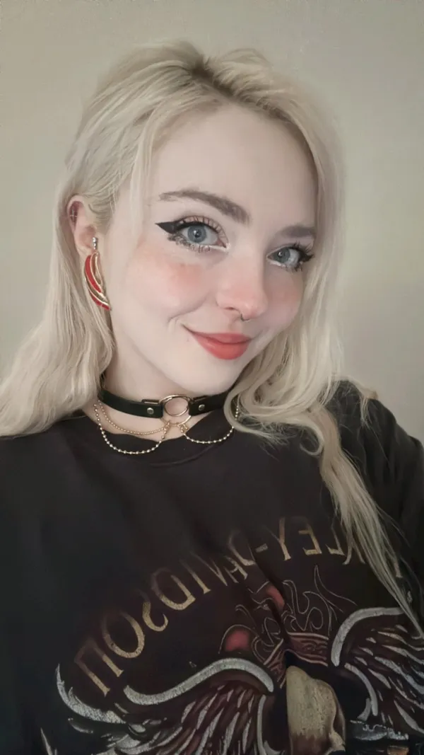 Sahara's BabeWiki Profile