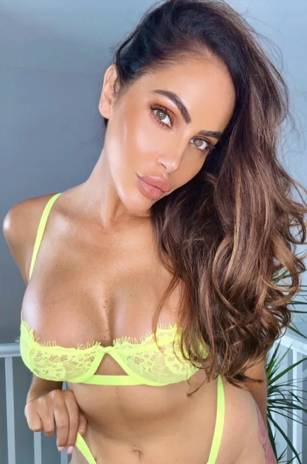 Samantha Jayne's photo 10