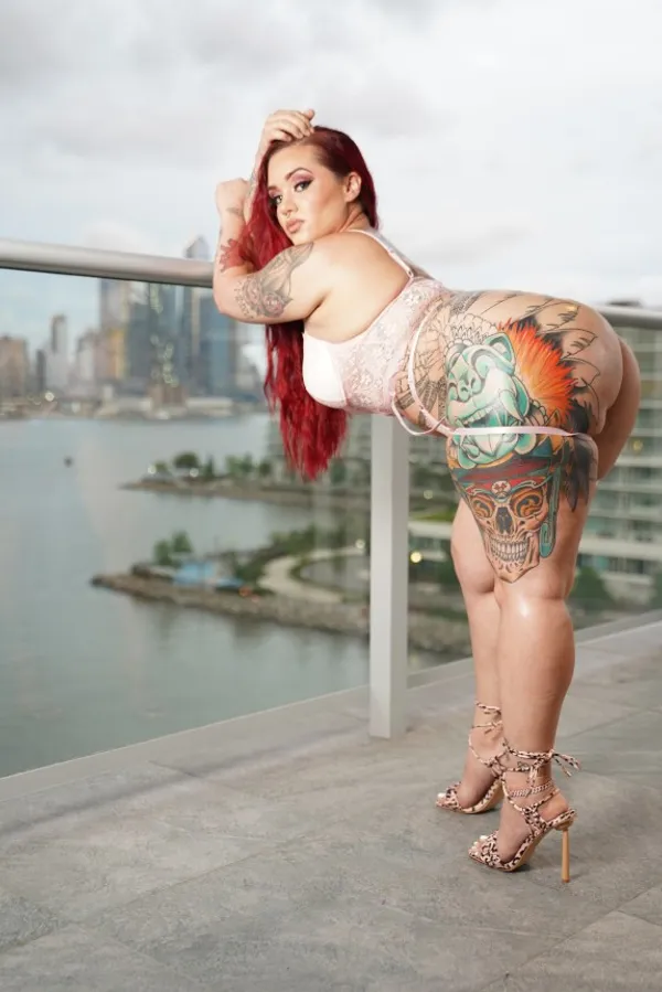 Santana Red's photo 4