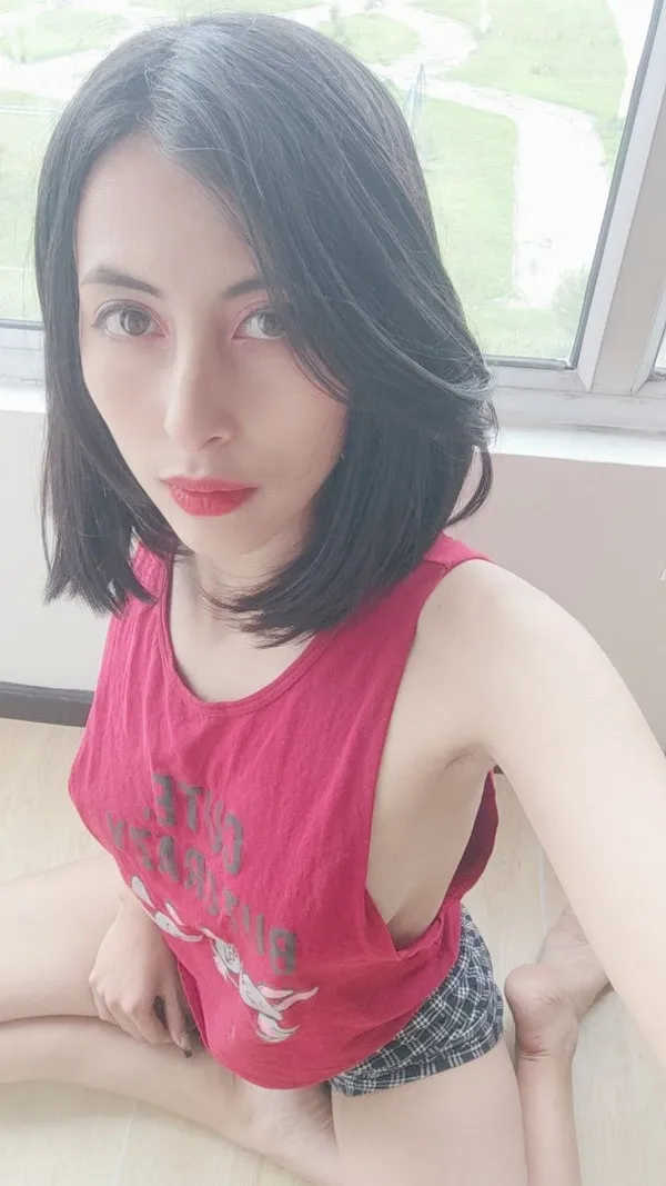 Sara Velez's photo 3