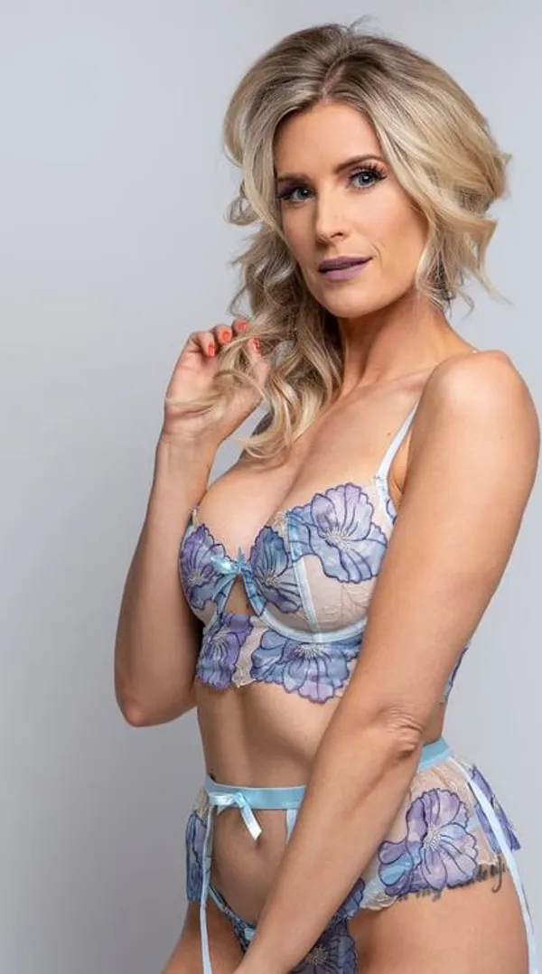 Sarah Jayne Dunn's photo 5