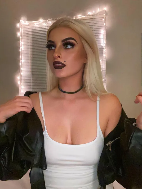 Sarah Sweet's BabeWiki Profile
