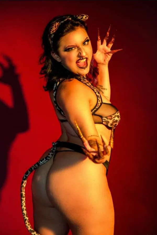 Sativa Raye's photo 9