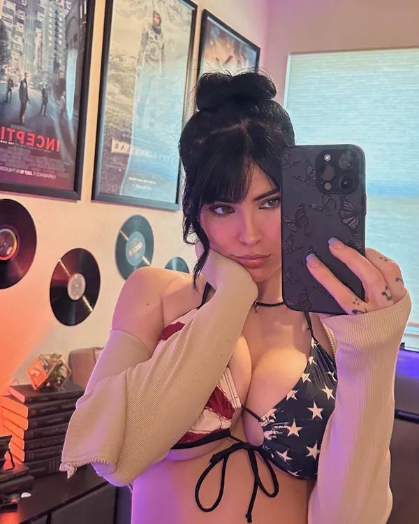 Savannah Summer's photo 4