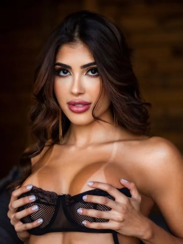 Selena Garcia's BabeWiki Profile