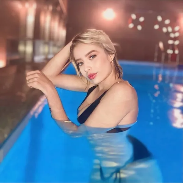 Selena Watson's BabeWiki Profile