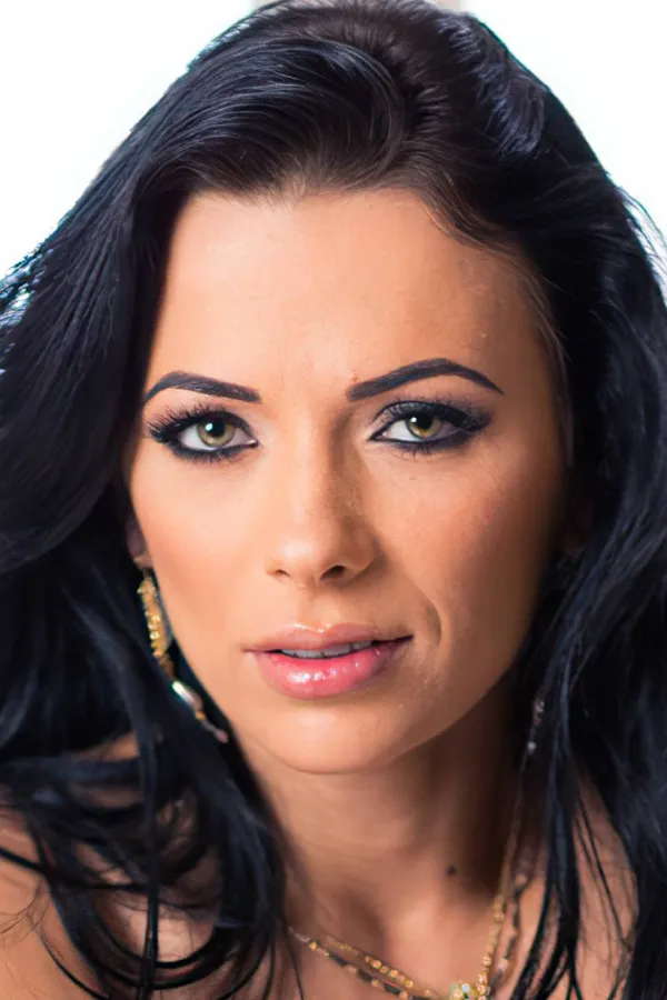 Shalina Devine's photo 7