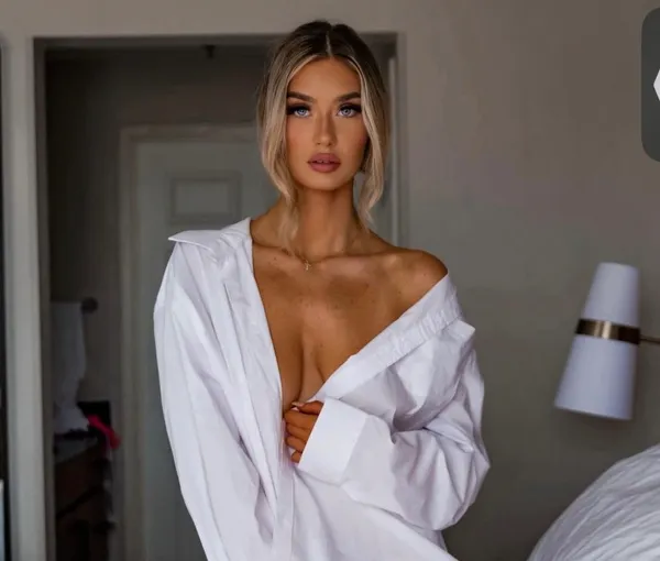 Shania Mae's BabeWiki Profile