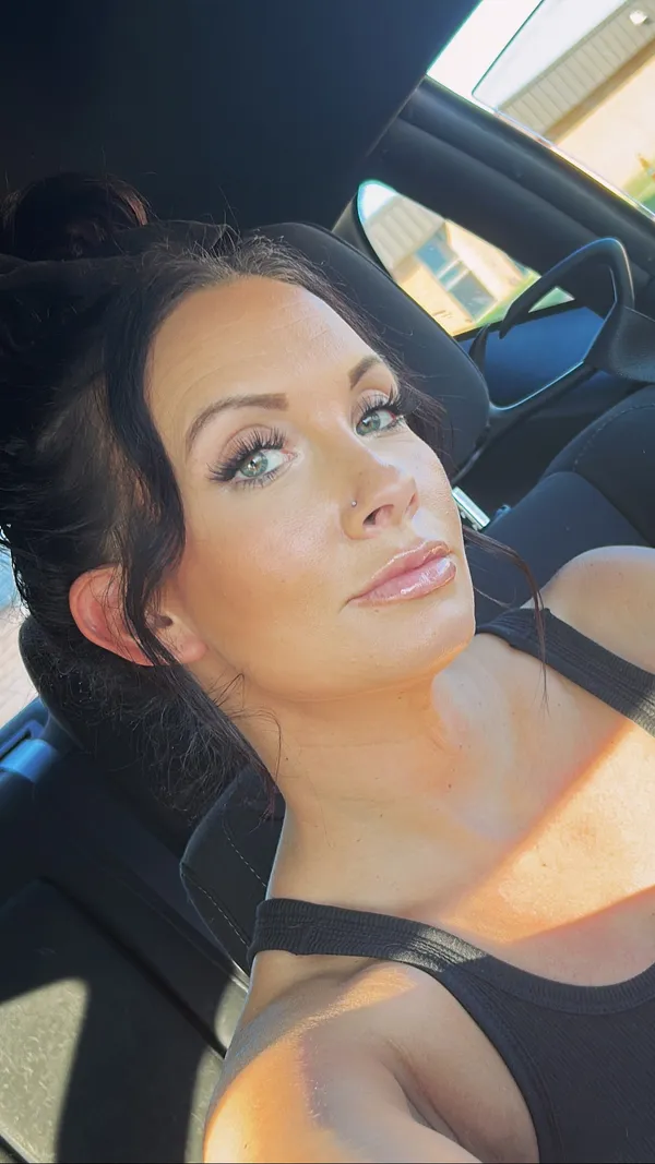 Shay Coxx's BabeWiki Profile