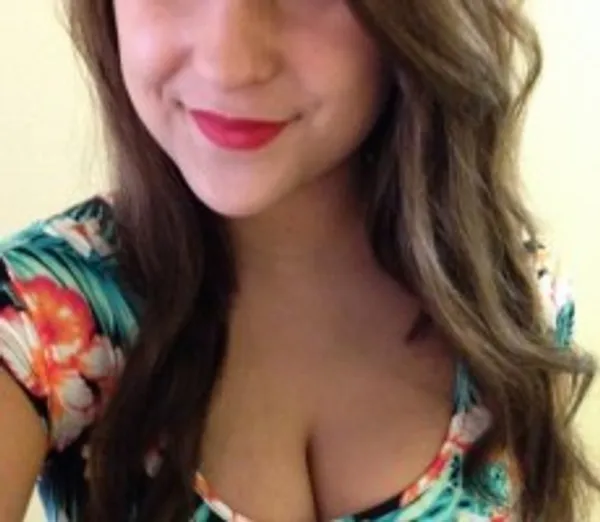 Shelly Rae's BabeWiki Profile