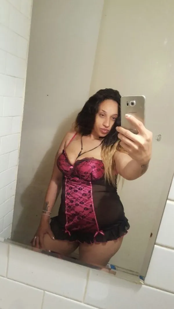 Show N Tell's photo 5