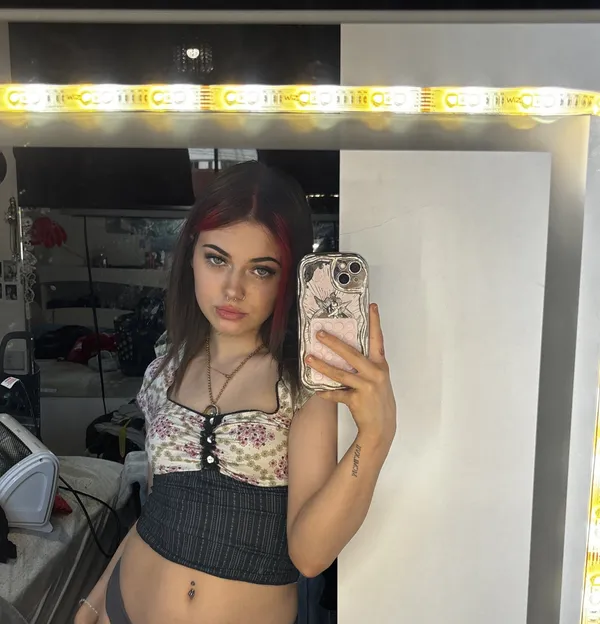 siamayll's BabeWiki Profile